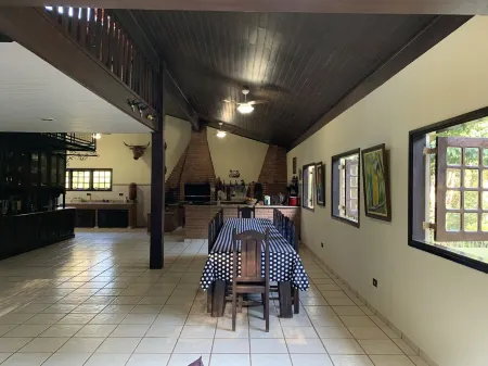 Come rest in the 2nd best climate in the world. Отели рядом с достопримечательностью «Ghost Hotel Paintball e Airsoft Atibaia»