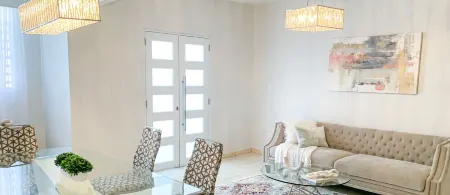 Modern Chic House closed to the airport and beach