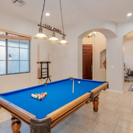 The Good Life in Goodyear.Pool.spa.Golf.Pool table minutes to ballfields/Stadium
