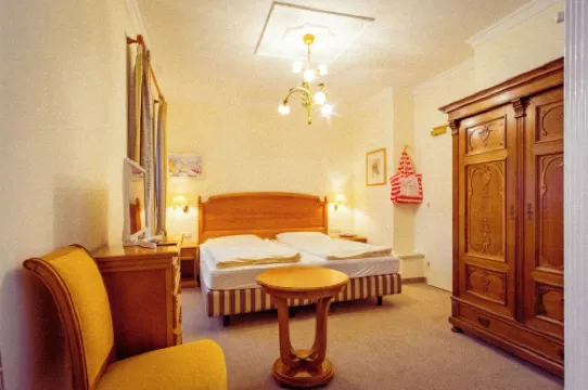 阿瑪迪斯奧拉&Amore