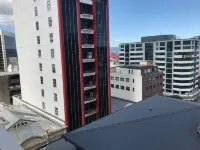 Apartment Heart of Wellington City - Balcony over the City Lights