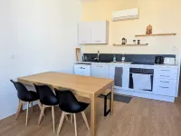 Beautiful air-conditioned 3-room apartment ideally located in the city center Canal view