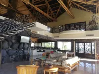 Bamboo Villa- Luxury Ocean and Mountain View Villa with Infinity Pool