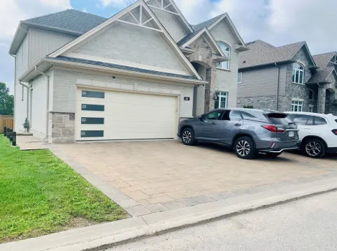 Luxe 3-bedroom unit in North London, close to Masonville and Western University