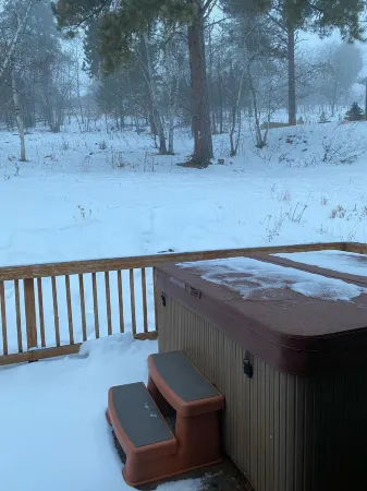 Fabulous Black Hills Hideaway ~ Hot Tub ~ Quiet And Peaceful Getaway!