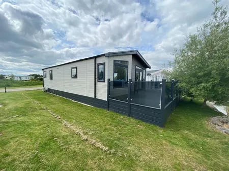 Southview VIP lodge brand new for 2020 stunning lodge fitted to 5 star standard Отели рядом с достопримечательностью «Батлинс Фэмили Энтертейнмент Резорт»