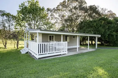 Tall Fig BnBEntire guesthouse in Foxground, Australia