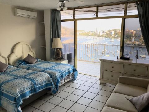 Apartment with Spectacular Bay View