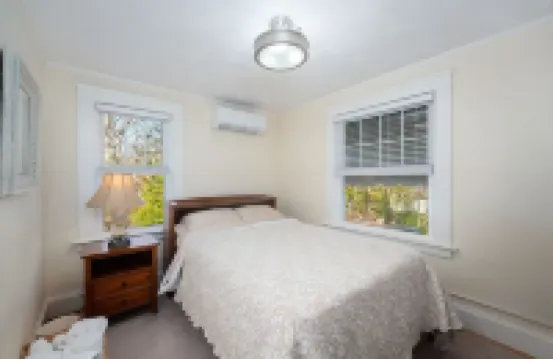 Weymouth Hill Station. Hillside cottage retreat with water views