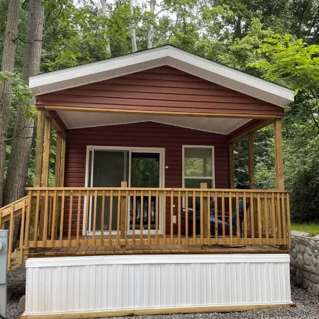 Creekside Cabin by The Ark