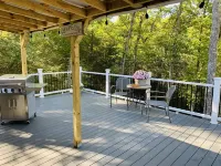 Cozy Hot Tub Cottage!