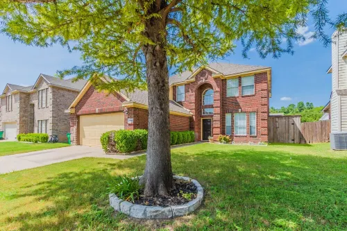 Memories • Historic down town , w/ pool,foo ball, & skee-ball