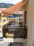 Two-room central apartment, 2 large balconies, 100 m from the beach, private parking