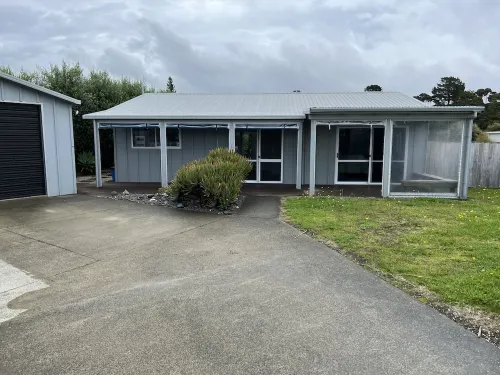 Beach getaway Hotels in Ruakaka