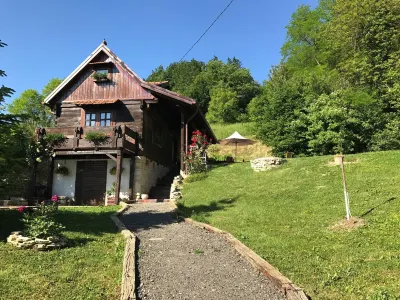 Authentic house in a peaceful village 住宿飯店