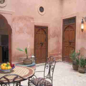 Jewel of a private home all to yourselves in the heart of the Old City Hotel Exterior