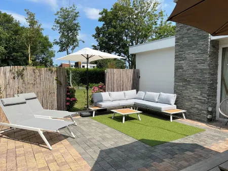 Family bungalow in Cadzand, near beach (max 6 adults, dog allowed) Отели в г. Cadzand