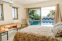 Striking Ocean View with huge Pool - walk to Beach