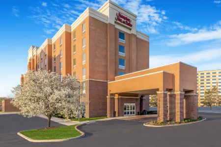 Hampton Inn & Suites Detroit/Airport-Romulus