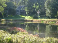 Serene Sengekontacket Pond Getaway