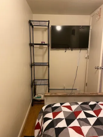 Cozy apartment steps from Christ Hospital, UC and minutes to downtown!