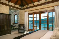 Cinnamon Breeze - Ultra-luxury villa in Peter Bay Estate
