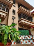 Cozy Hill-touch villa with Lounge Pool. Quiet neighbourhood. Quick trek to lake