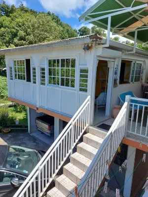 Cosy studio with Jacuzzi in the countryside overlooking La Soufrière Hotels in Basse Terre