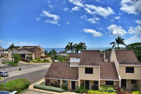 Gorgeous Seaview Loft