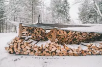 Cozy 2-bedroom cabin in enjoyable Londonderry with AC with hot tub and sauna