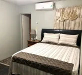 Zenith's home in Portmore فنادق في 