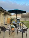 PRIME LOCATION ALERT! 3 Bed 2Ba Luxury Home Hotels near Pier 1 Imports
