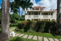 Luxury penthouse apartment on exclusive Sugar Hill resort with beach club access Hotels in Mount Standfast