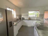 Évasion Tropicale : Villa de Rêve Avec Piscine Hotel a Petit-Bourg