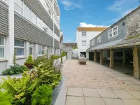 Louies Loft - Lantställe