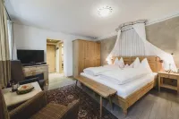 Himmlhof Small Luxury Boutique Hotel Hotels in Sankt Anton