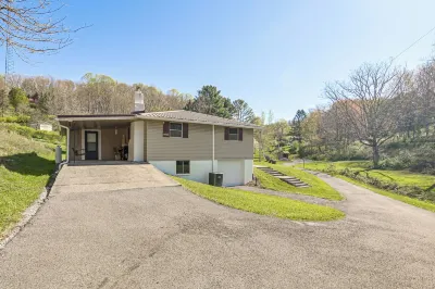 Home with Bunkroom 2 Mi to Hatfield and McCoy Trail Hotels near Airport Square Shopping Center