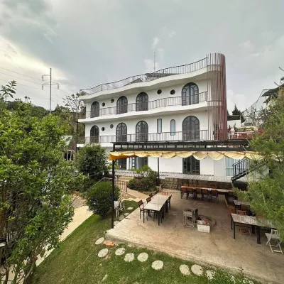 Otel Hotel Dalat Hotel dekat Danau Than Thở