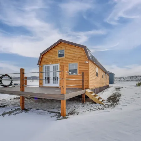 Near Hunting: Cozy Cabin w/ Deck in Grass Range!