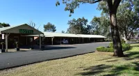 Cooee Motel - parking