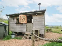 Shepherds Hut by Stepney Stays