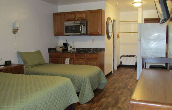 Creekwood Inn