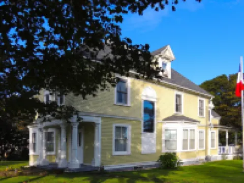 Le Griffon Hotels in Shediac