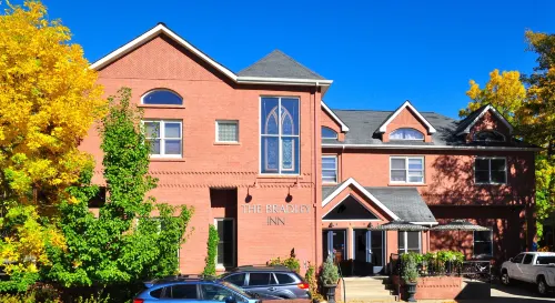The Bradley Boulder Inn