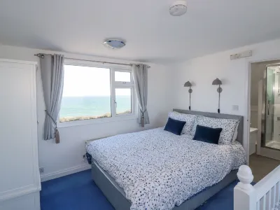 海景 Heligan Caravan and Camping Park附近的飯店