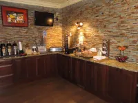 St Charles Hotel Downtown Hudson - breakfast