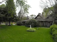 Cobblestone Manor B&B