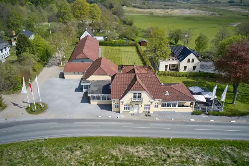 Skovdal Kro Hotels in Bredsten
