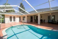 Four Bedroom Comfort  4668 Home by RedAwning - 3-Star