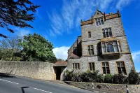 6 Coram Tower Hotels in Combpyne Rousdon